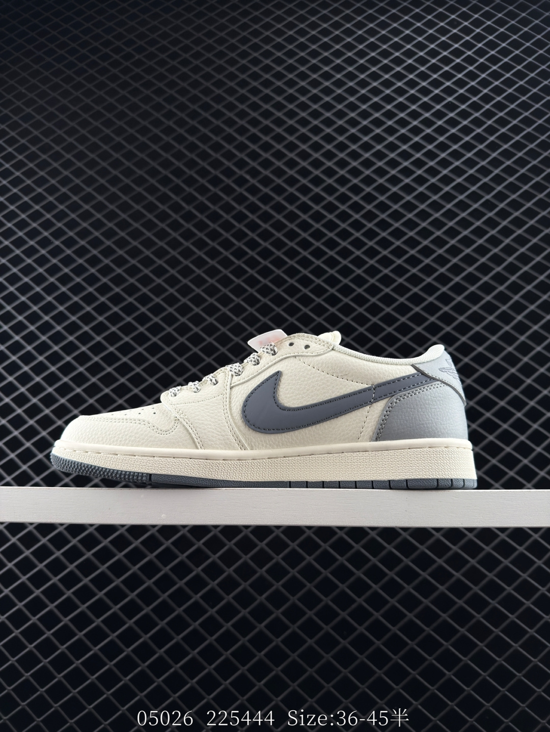 Travis Scott x Air Jordan 1 ” Reverse Mocha “